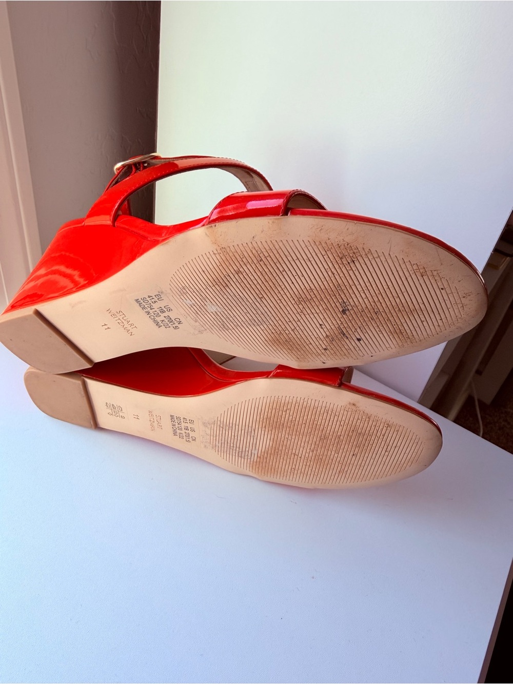 Stuart Weitzman Red Patent Leather Wedge Sandals Gold Buckle Size 11 - Picture 7 of 10